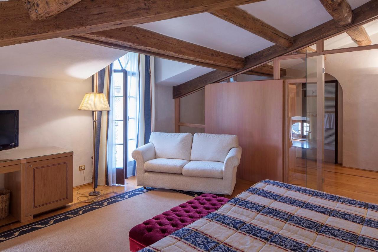 Hotel Giona 4*