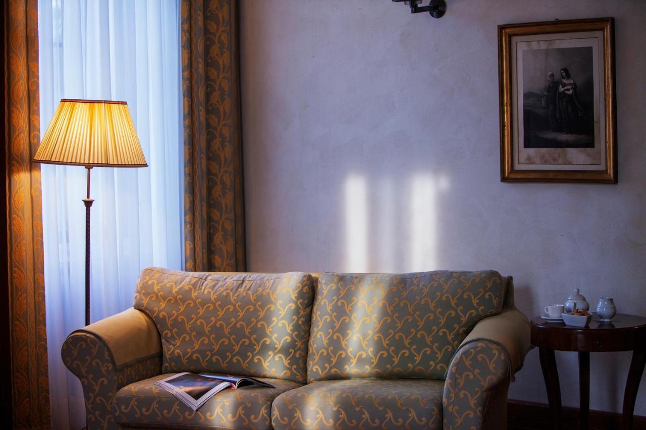 Giona Hotel 4*