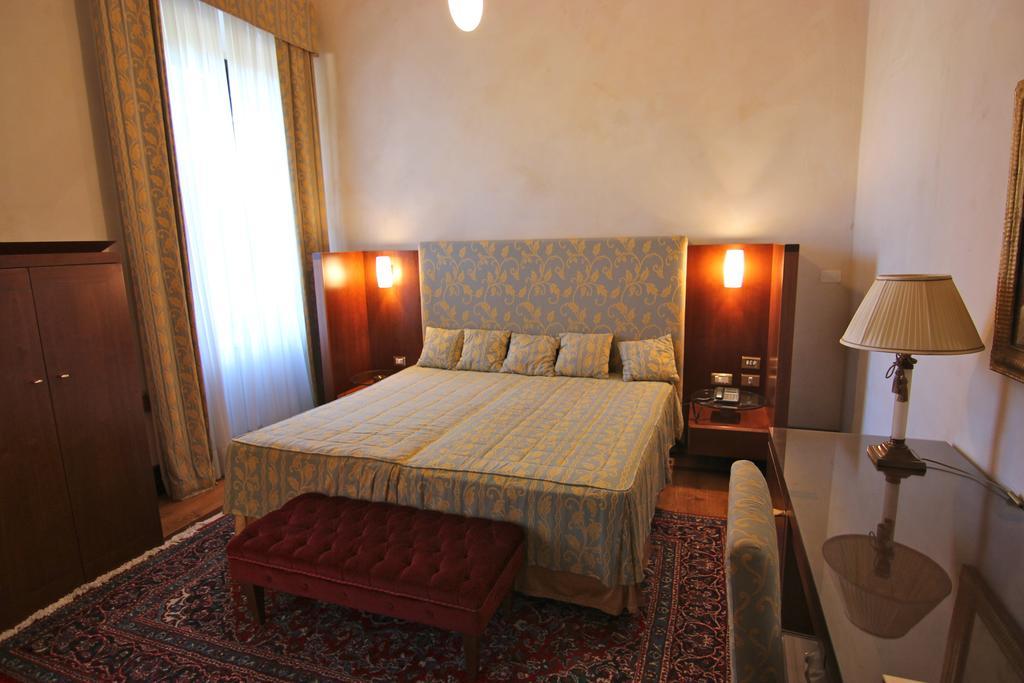 Giona Hotel